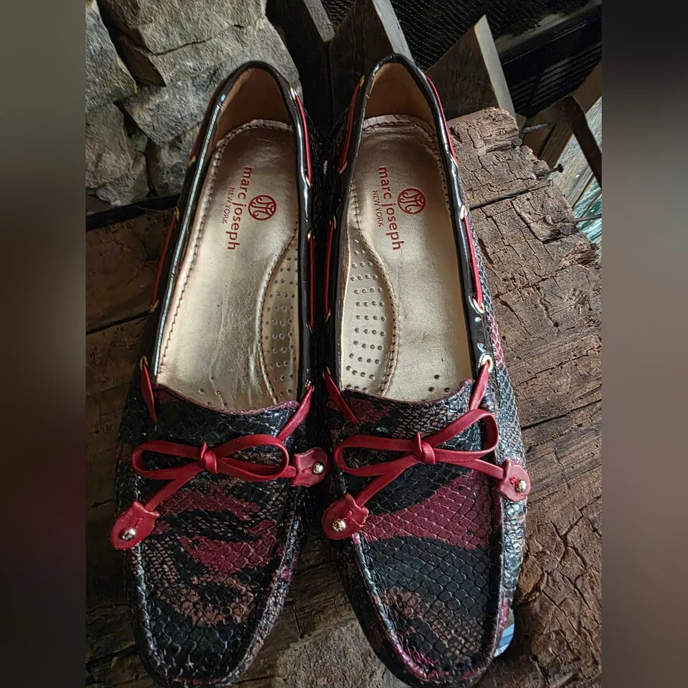 Marc Joseph Black and Red Snakeskin Flats - Picture 1 of 8